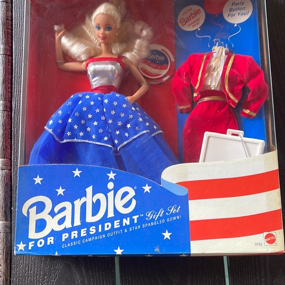 - NRFB - Rare Barbie For President- Recalled for Using Presidential Seal 😳 - Picture 4 of 9